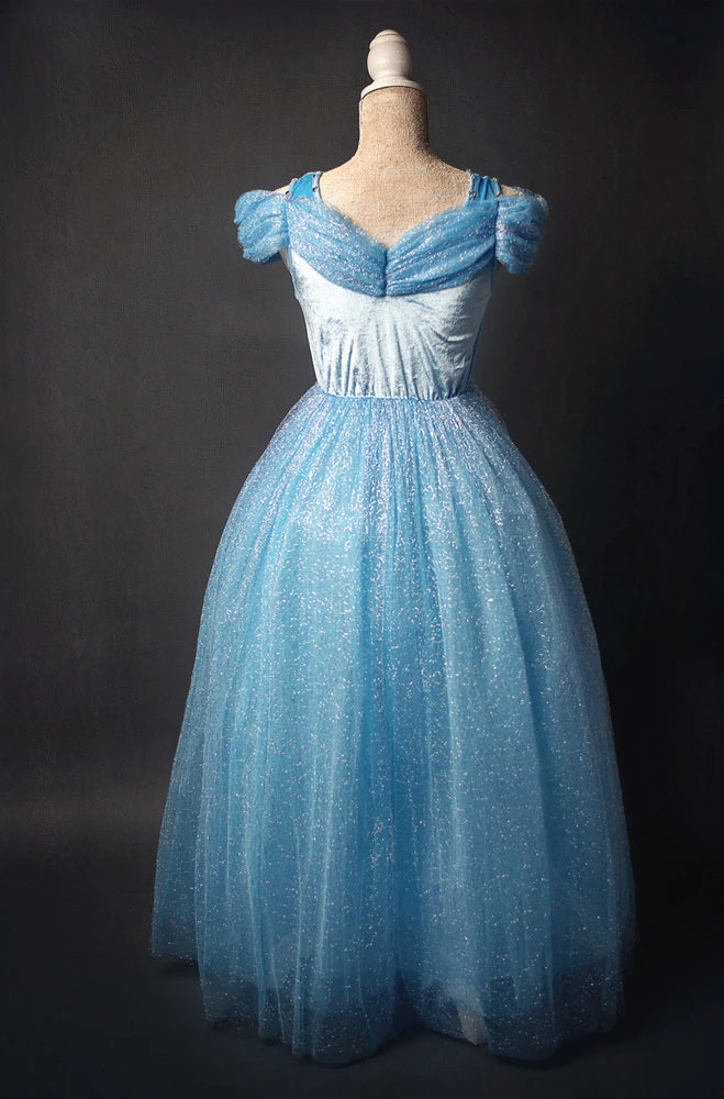 QUEEN OF THE KINGDOM GOWN FOR WOMEN - Image 3